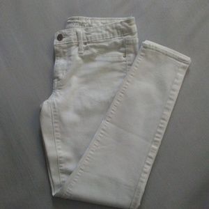 White mid-rise crop denim legging